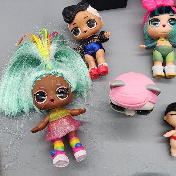 LOL Surprise OMG Dolls Bundle Lot with Accessories Pets Clothes Hair Brushes - Picture 7 of 10